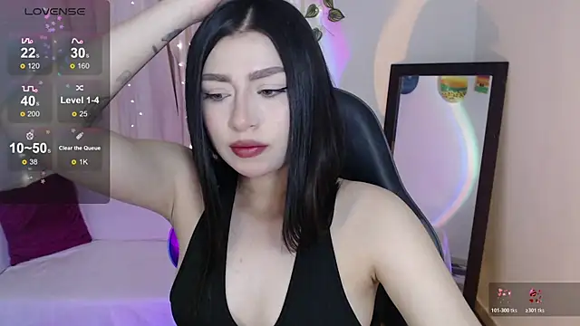 Snapshot of mily_thomson_b_ chatting on May 21, 12:17 am mily thomson b online show from May 21, 12:17 am