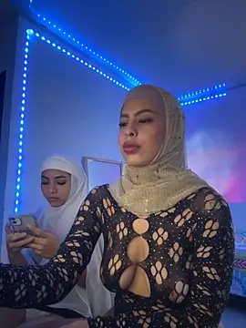 Snapshot of JannaNader12 chatting on November 13, 11:25 pm JannaNader12 online show from November 13, 11:25 pm