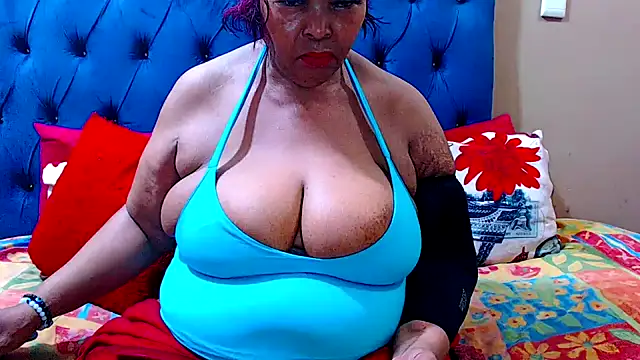 Snapshot of ebonycandy10 chatting on March 1, 11:04 pm ebonycandy10 online show from March 1, 11:04 pm