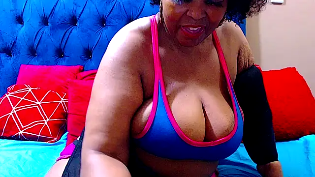 Snapshot of ebonycandy10 chatting on March 9, 7:15 pm ebonycandy10 online show from March 9, 7:15 pm