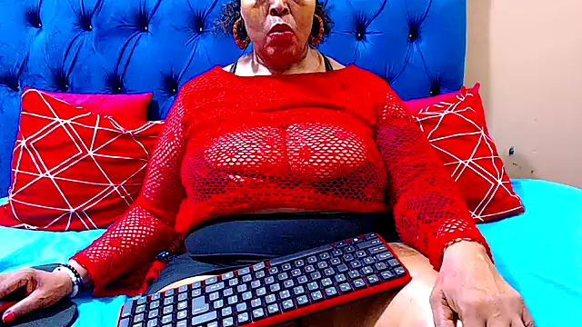 Snapshot of ebonycandy10 chatting on March 12, 3:18 pm ebonycandy10 online show from March 12, 3:18 pm