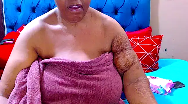 Snapshot of ebonycandy10 chatting on March 17, 4:29 am ebonycandy10 online show from March 17, 4:29 am