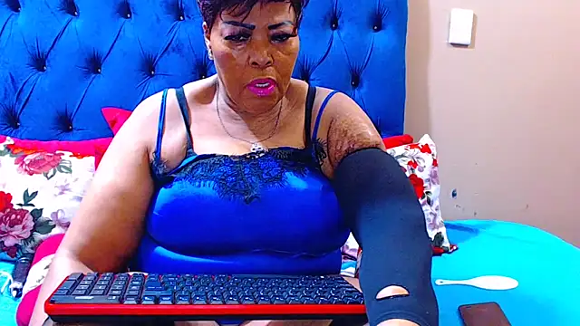 Snapshot of ebonycandy10 chatting on September 11, 4:23 am ebonycandy10 online show from September 11, 4:23 am