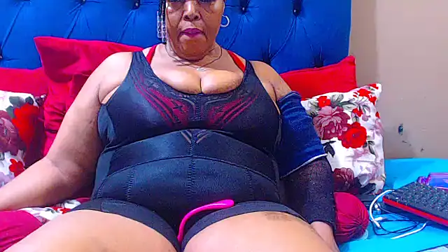 Snapshot of ebonycandy10 chatting on October 10, 6:45 am ebonycandy10 online show from October 10, 6:45 am