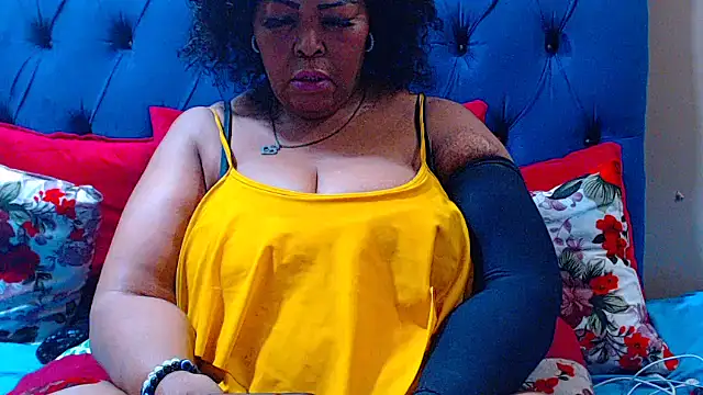 Snapshot of ebonycandy10 chatting on October 16, 6:25 am ebonycandy10 online show from October 16, 6:25 am