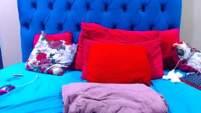 ebonycandy10 online show from March 9, 6:39 am