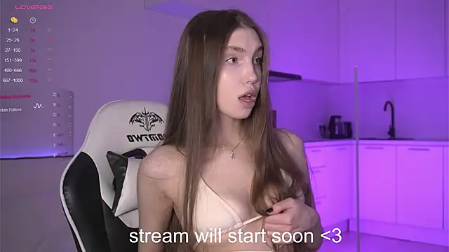 haileyishere online show from April 15, 12:06 am