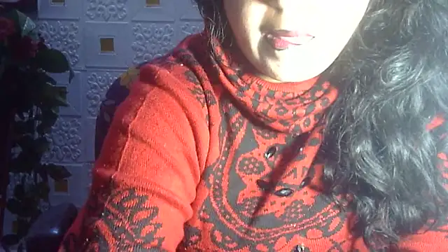 Snapshot of Sexy_komolika chatting on February 8, 6:01 pm Sexy komolika online show from February 8, 6:01 pm