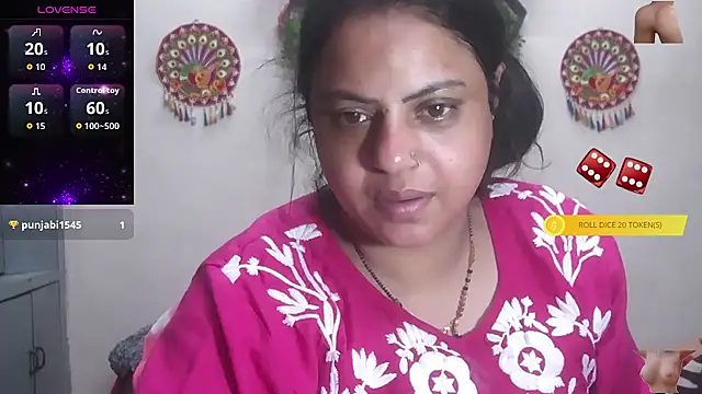 Snapshot of Sexy_komolika chatting on October 29, 10:55 pm Sexy komolika online show from October 29, 10:55 pm