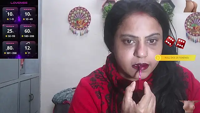 Snapshot of Sexy_komolika chatting on October 30, 1:45 pm Sexy komolika online show from October 30, 1:45 pm