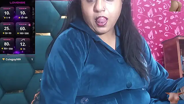 Snapshot of Sexy_komolika chatting on November 21, 4:05 pm Sexy komolika online show from November 21, 4:05 pm