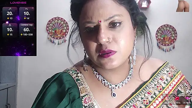 Snapshot of Sexy_komolika chatting on November 27, 3:47 pm Sexy komolika online show from November 27, 3:47 pm