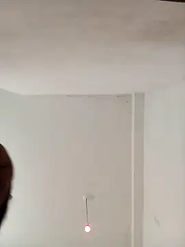 Snapshot of littlequeen77 chatting on January 7, 2:51 pm littlequeen77 online show from January 7, 2:51 pm