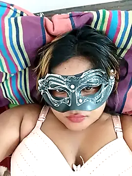 Snapshot of littlequeen77 chatting on January 9, 7:21 am littlequeen77 online show from January 9, 7:21 am