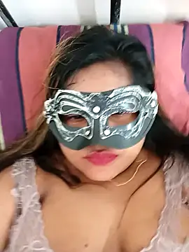 Snapshot of littlequeen77 chatting on January 18, 9:45 am littlequeen77 online show from January 18, 9:45 am