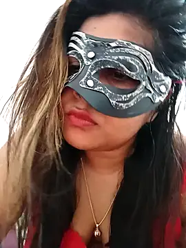 Snapshot of littlequeen77 chatting on February 10, 12:18 pm littlequeen77 online show from February 10, 12:18 pm