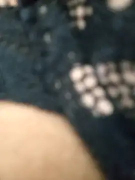 Snapshot of littlequeen77 chatting on February 24, 3:31 pm littlequeen77 online show from February 24, 3:31 pm