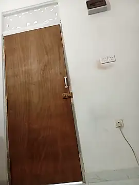 Snapshot of littlequeen77 chatting on March 6, 8:19 am littlequeen77 online show from March 6, 8:19 am