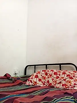 Snapshot of littlequeen77 chatting on March 19, 6:55 pm littlequeen77 online show from March 19, 6:55 pm