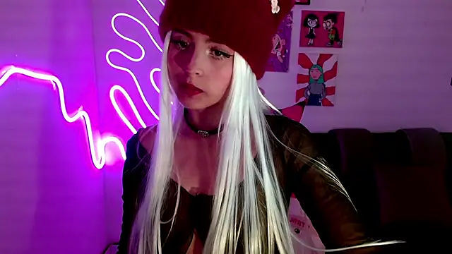 Snapshot of Kind_Scarlett chatting on January 18, 11:44 pm Kind Scarlett online show from January 18, 11:44 pm