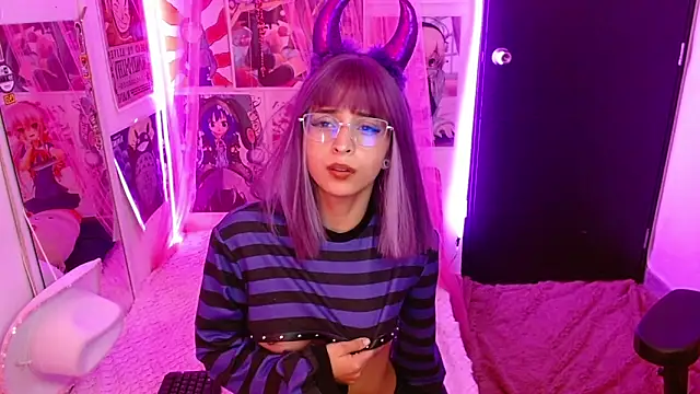 Snapshot of Kind_Scarlett chatting on October 2, 11:12 pm Kind Scarlett online show from October 2, 11:12 pm