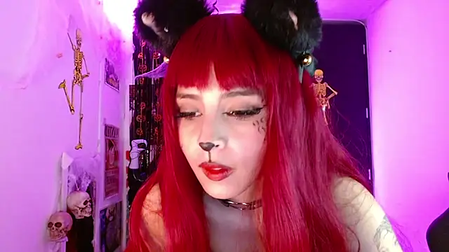 Snapshot of Kind_Scarlett chatting on October 10, 6:45 am Kind Scarlett online show from October 10, 6:45 am