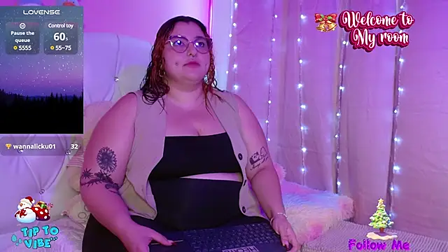 Snapshot of HECATE_23 chatting on December 31, 1:41 pm HECATE 23 online show from December 31, 1:41 pm