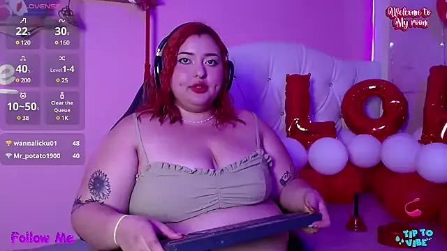 Snapshot of HECATE_23 chatting on February 15, 4:56 pm HECATE 23 online show from February 15, 4:56 pm