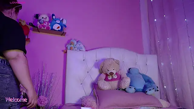 Snapshot of HECATE_23 chatting on January 6, 1:15 pm HECATE 23 online show from January 6, 1:15 pm