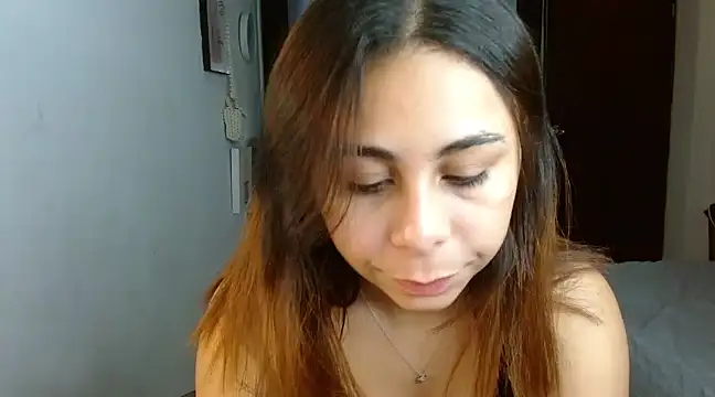 Snapshot of violet_leo chatting on February 27, 3:04 am violet leo online show from February 27, 3:04 am