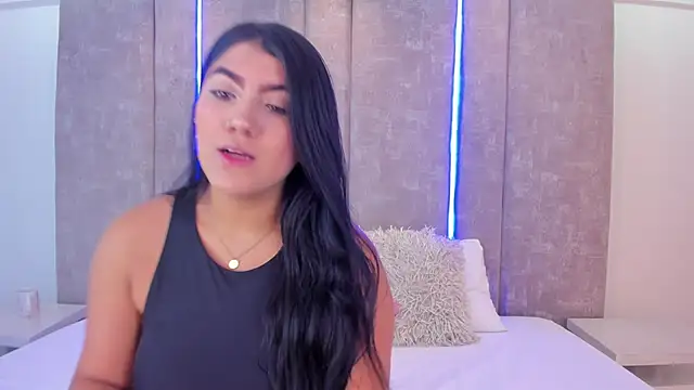 Snapshot of PaulinaDuarte chatting on February 3, 11:42 am PaulinaDuarte online show from February 3, 11:42 am