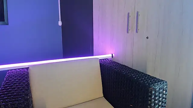 Snapshot of PaulinaDuarte chatting on March 7, 1:51 pm PaulinaDuarte online show from March 7, 1:51 pm