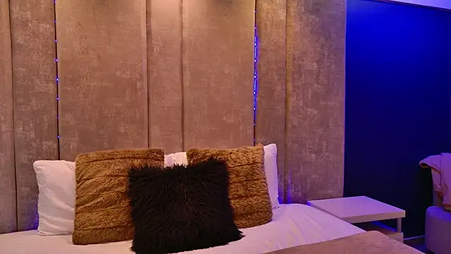 Snapshot of PaulinaDuarte chatting on September 22, 11:23 am PaulinaDuarte online show from September 22, 11:23 am