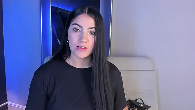 Snapshot of PaulinaDuarte chatting on October 13, 7:03 pm PaulinaDuarte online show from October 13, 7:03 pm