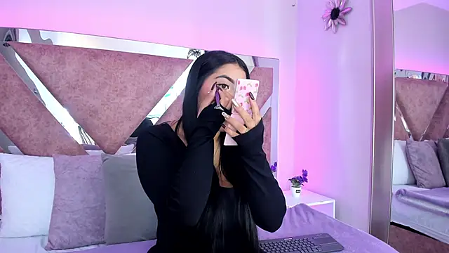 Snapshot of PaulinaDuarte chatting on October 22, 12:38 pm PaulinaDuarte online show from October 22, 12:38 pm