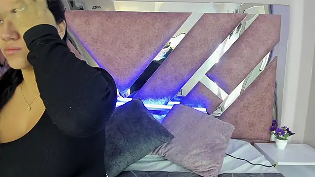 Snapshot of PaulinaDuarte chatting on October 28, 10:52 am PaulinaDuarte online show from October 28, 10:52 am