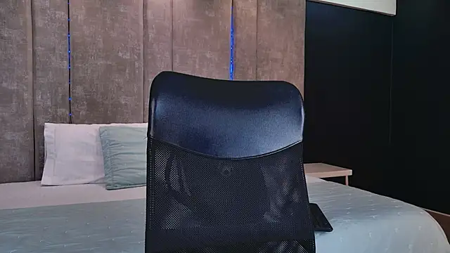 Snapshot of PaulinaDuarte chatting on November 6, 12:06 pm PaulinaDuarte online show from November 6, 12:06 pm