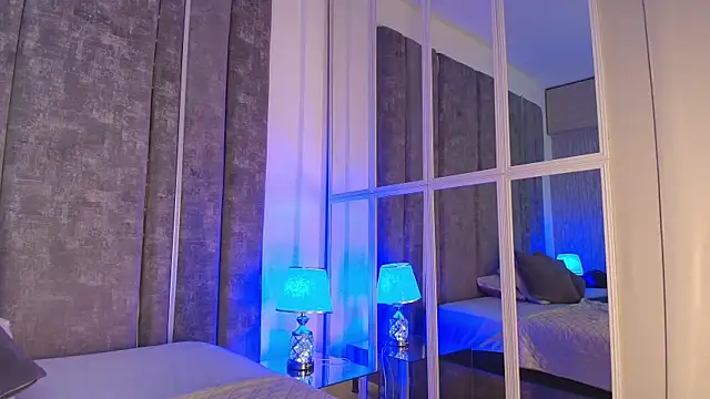 Snapshot of PaulinaDuarte chatting on November 8, 11:32 am PaulinaDuarte online show from November 8, 11:32 am