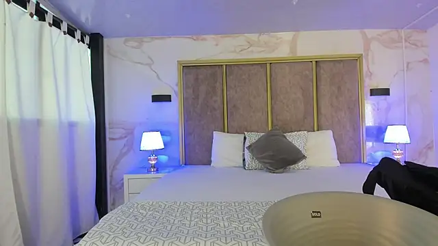 Snapshot of PaulinaDuarte chatting on November 15, 12:02 pm PaulinaDuarte online show from November 15, 12:02 pm