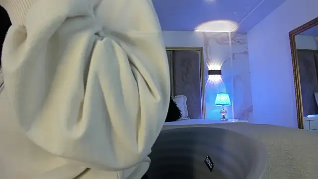 Snapshot of PaulinaDuarte chatting on November 29, 11:24 am PaulinaDuarte online show from November 29, 11:24 am