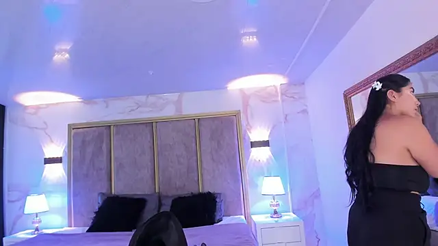 Snapshot of PaulinaDuarte chatting on December 3, 11:19 am PaulinaDuarte online show from December 3, 11:19 am