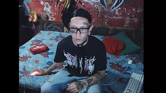 deivid estrada online show from February 2, 7:25 pm