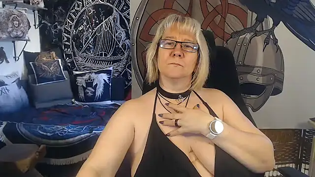 Snapshot of TittenMichelle chatting on March 18, 12:36 pm TittenMichelle online show from March 18, 12:36 pm