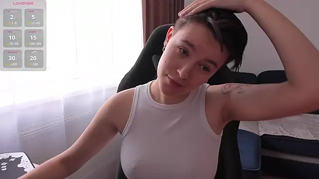 Snapshot of JessieFlower chatting on November 15, 8:55 am JessieFlower online show from November 15, 8:55 am