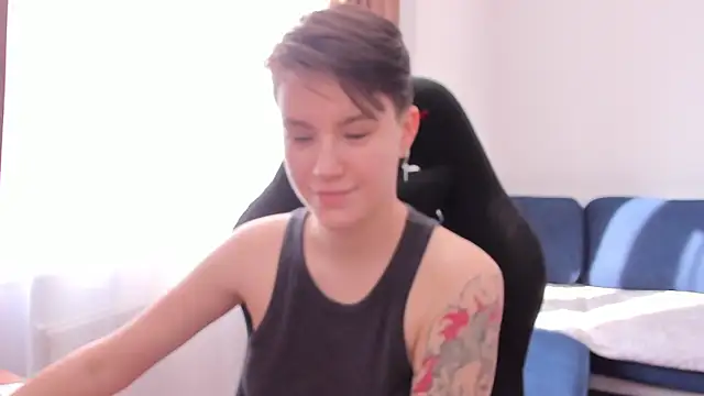 JessieFlower online show from March 13, 7:37 am