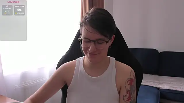 JessieFlower online show from April 19, 8:13 am