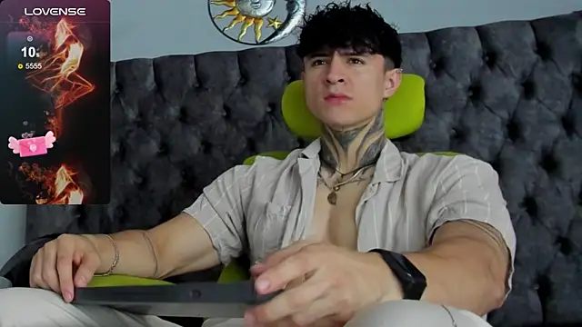 Snapshot of Jeins_carter chatting on January 8, 1:52 pm Jeins carter online show from January 8, 1:52 pm