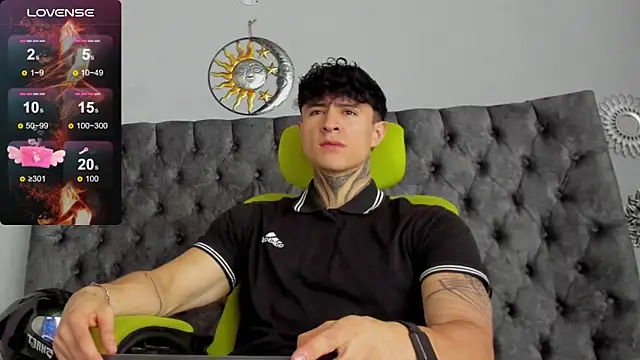 Snapshot of Jeins_carter chatting on January 9, 1:45 pm Jeins carter online show from January 9, 1:45 pm