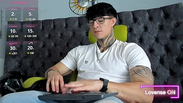 Snapshot of Jeins_carter chatting on March 13, 1:40 pm Jeins carter online show from March 13, 1:40 pm