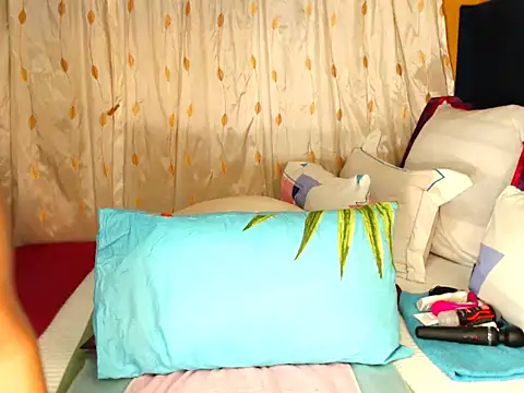 ChloeTyler23 online show from March 2, 2:10 pm